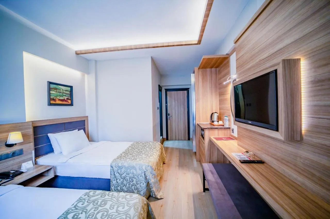 (1300 m²), 4 Schlafzimmer und 1 eigene Badezimmer in Trabzon Stadtzentrum Hotel