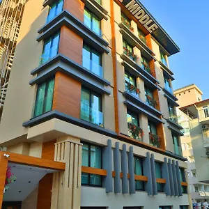 In The Middle Анталья