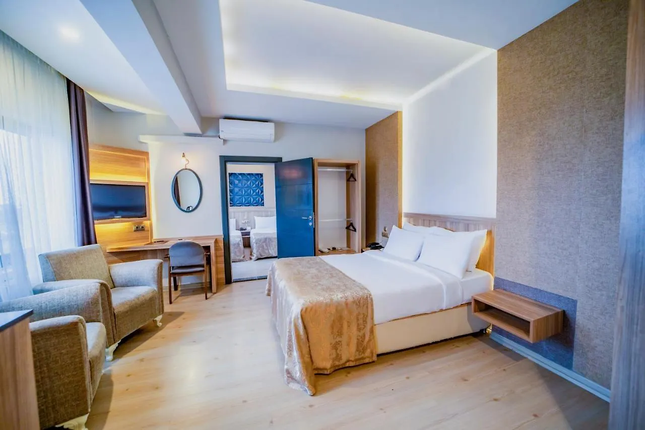 Aksular Hotel Trabzon 4*,