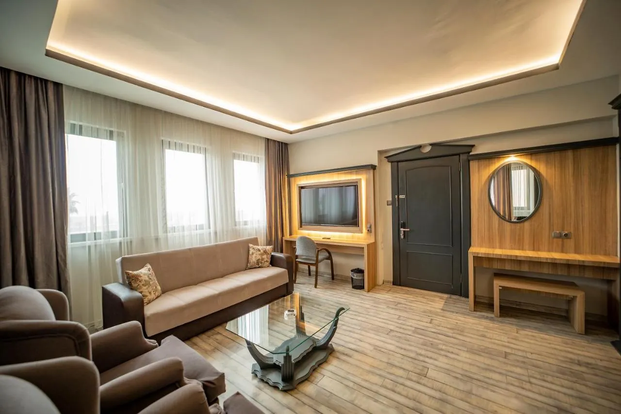**** Отель (1300 m²) с 4 спальней(-ями) и 1 ванной(-ыми) комнатой(-ами) в районе Центр города Трабзон Турция